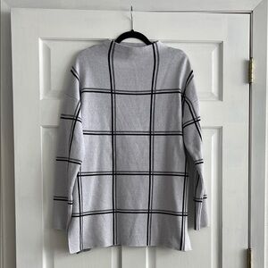 Chic Gray and Black Women's Turtleneck Sweater